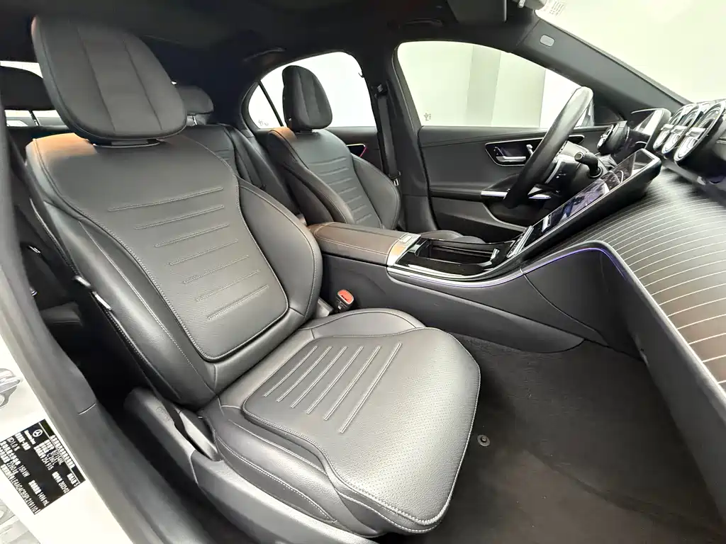Mercedes-Benz C-Class 2023 — фото 27