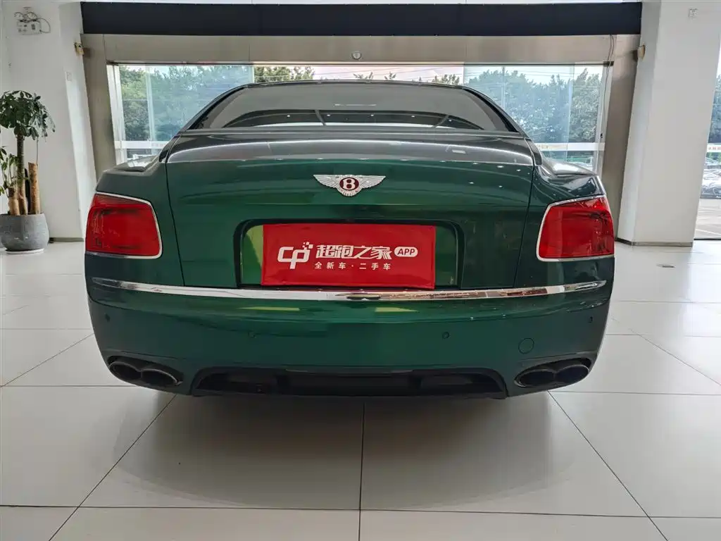Bentley Flying Spur 2018 — фото 13