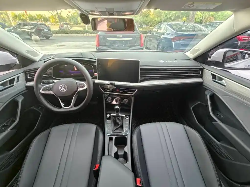 Volkswagen Sagitar 2025