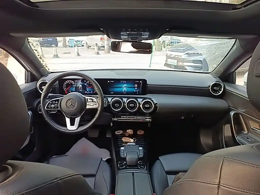 Mercedes-Benz A-Class 2020 — фото 10