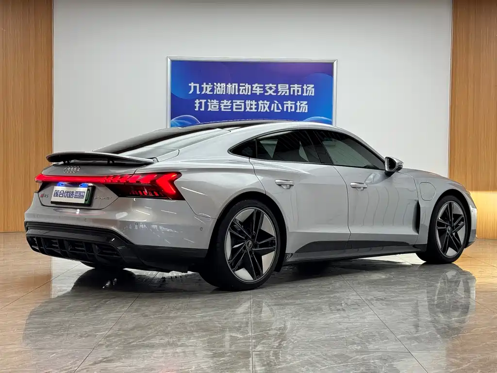 Audi e-tron GT 2024