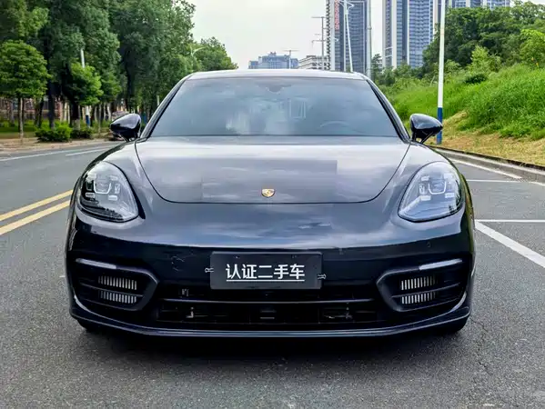 Porsche Panamera 2022