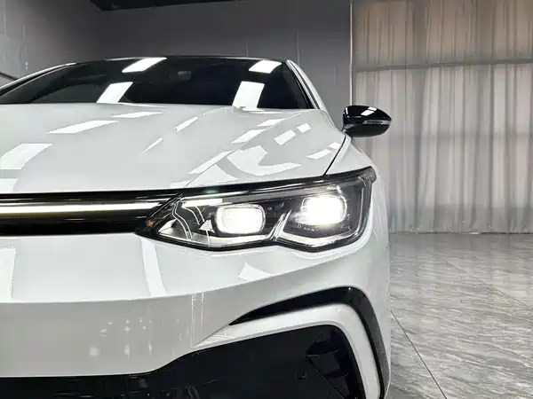 Volkswagen Golf 2023
