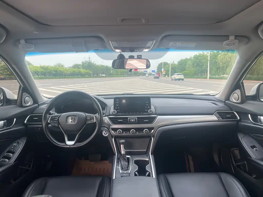 Honda Accord 2021 — фото 10