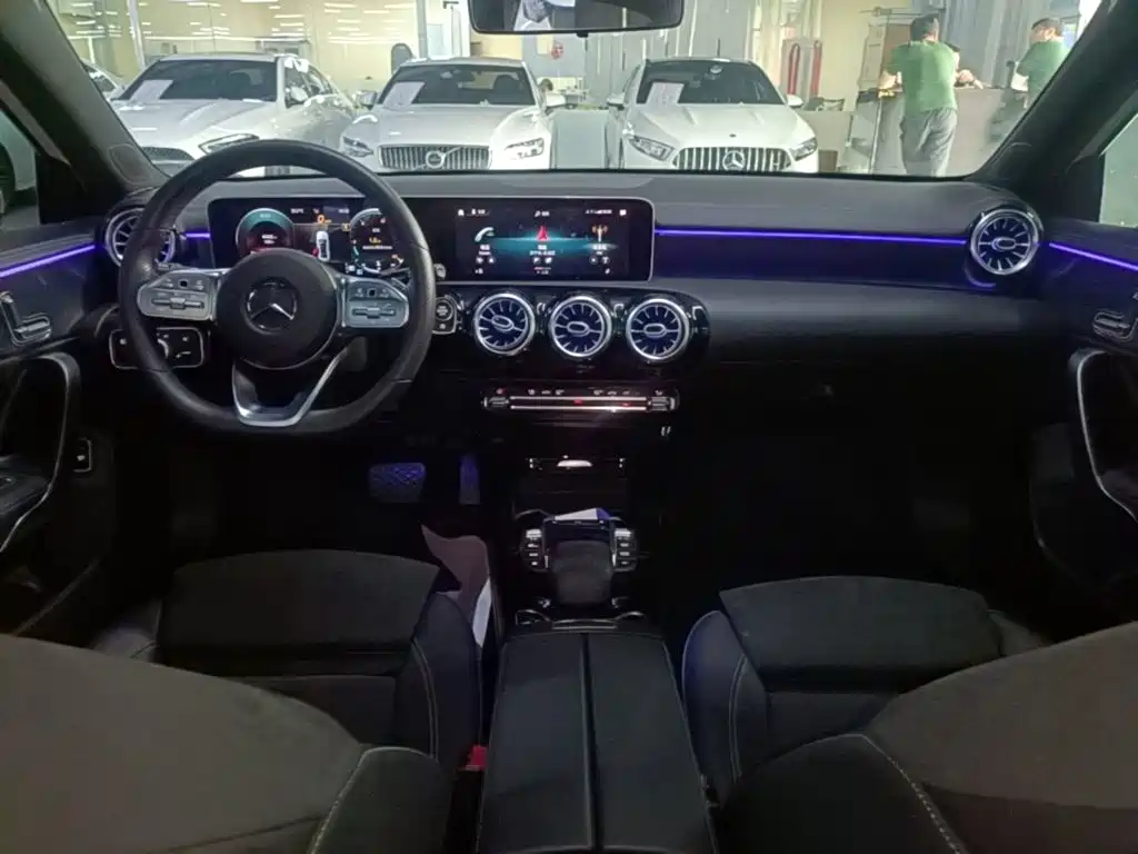 Mercedes-Benz A-Class 2020 — фото 10