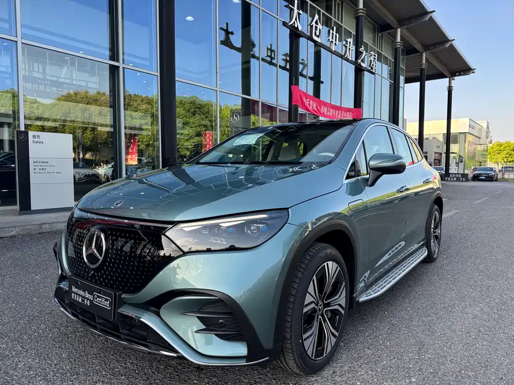 Mercedes-Benz EQE SUV — фото 1