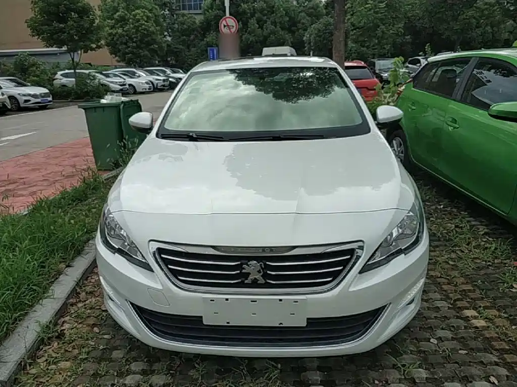 Peugeot 408 2016