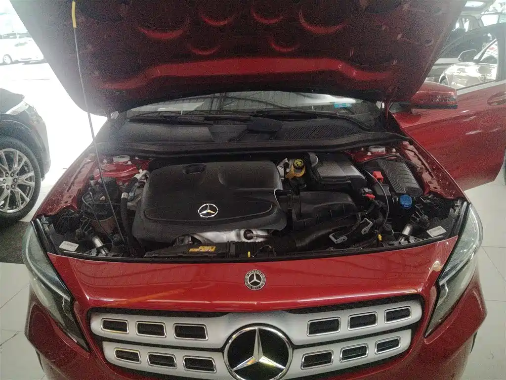 Mercedes-Benz GLA 2018 — фото 16