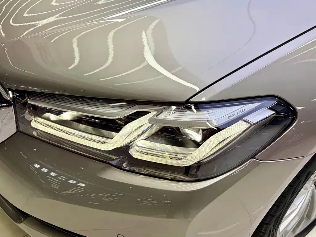 BMW 5 Series New Energy 2021 — фото 9