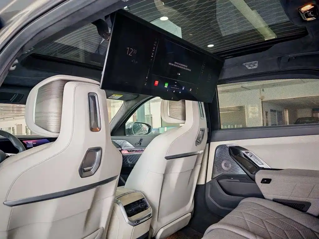 BMW i7 2022 — фото 19