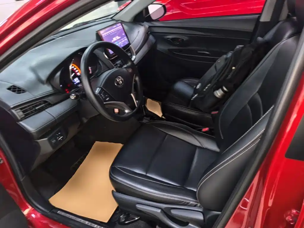 Toyota Yaris L 2023 — фото 15