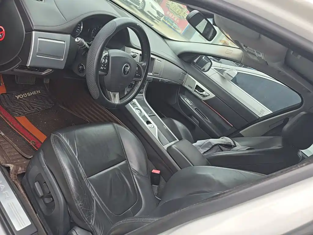 Jaguar XF 2014 — фото 15