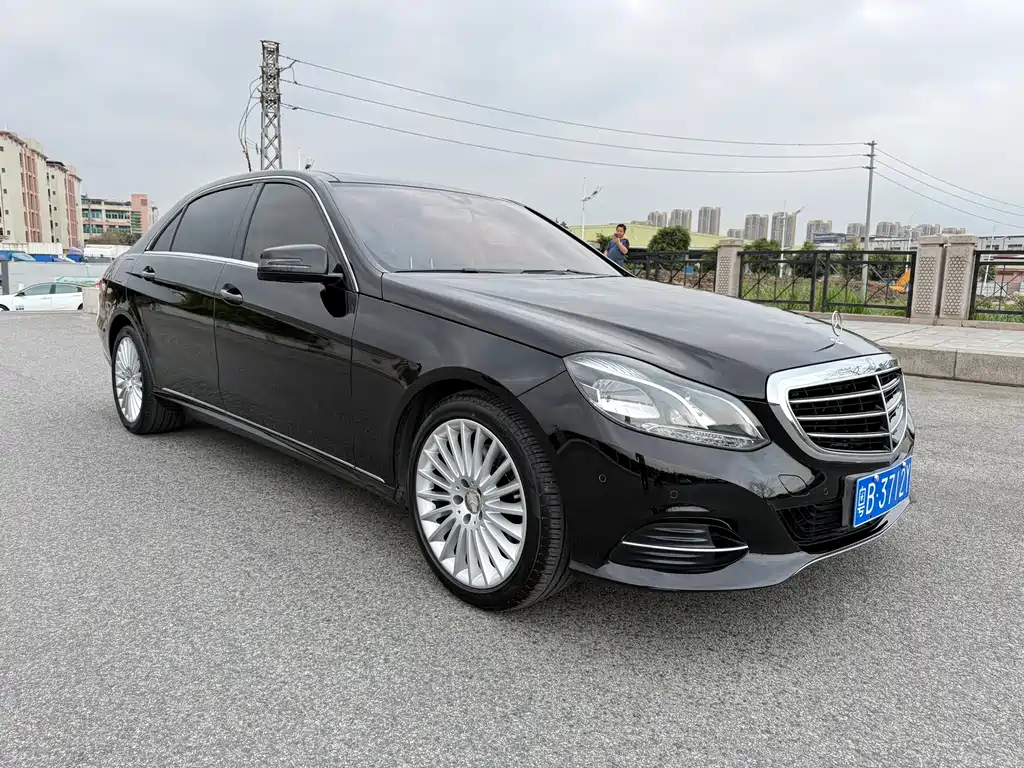 Mercedes-Benz E-Class 2015 — фото 3