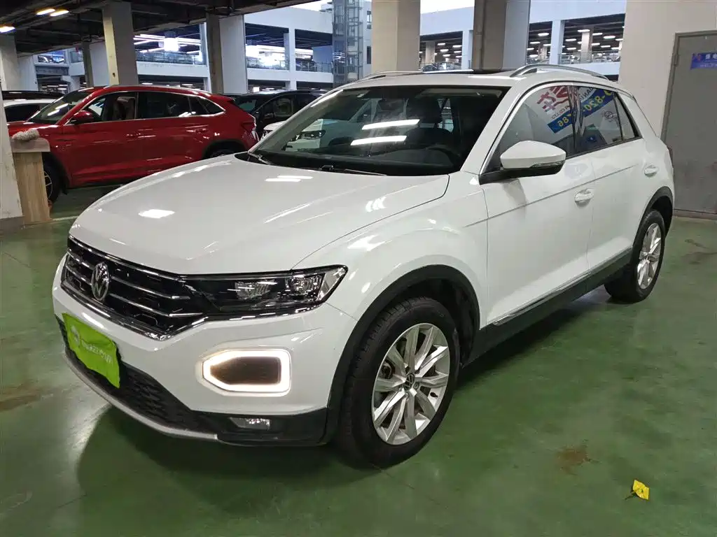 Volkswagen T-Roc 2023 — фото 1