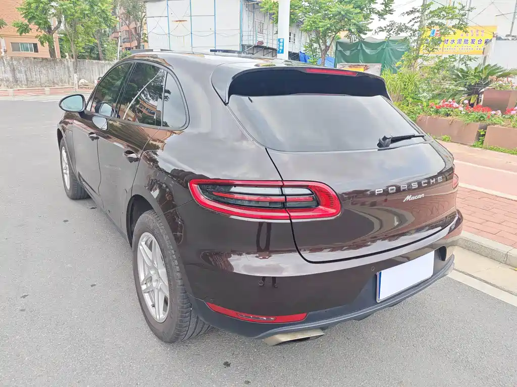 Porsche Macan 2017 — фото 15