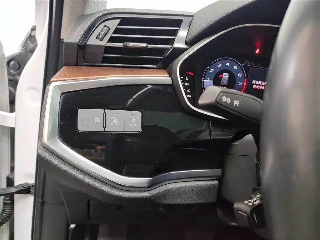 Audi Q3 2020 — фото 10