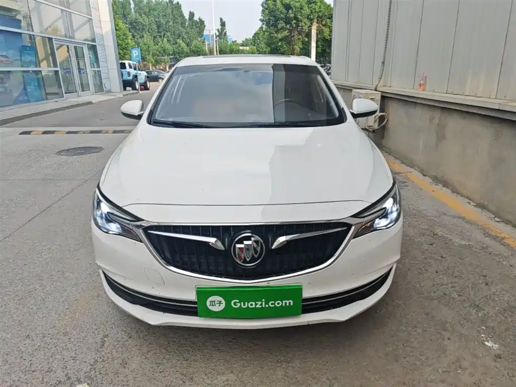 Buick Excelle 2018 — фото 3