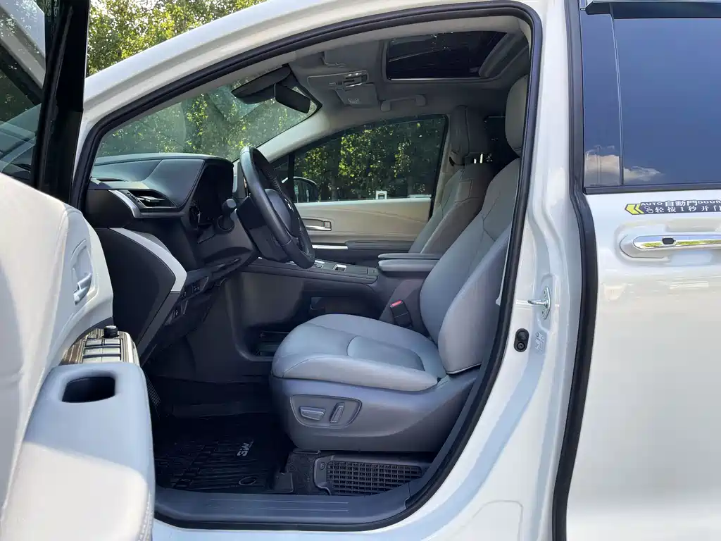 Toyota Sienna 2024