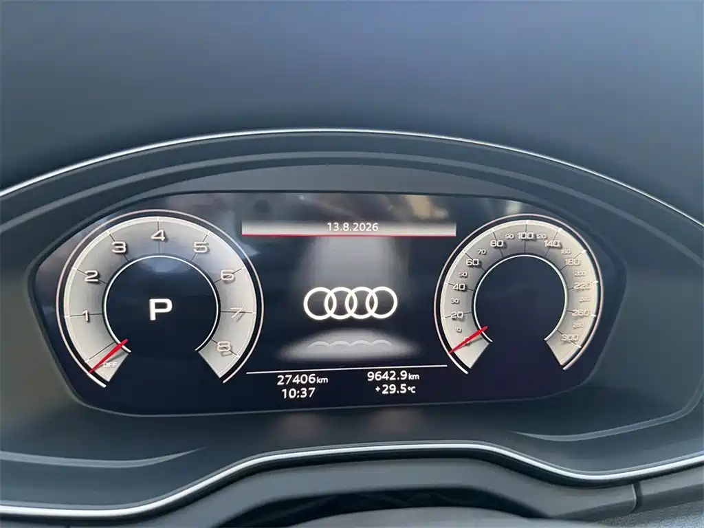Audi Q5L 2023 — фото 10