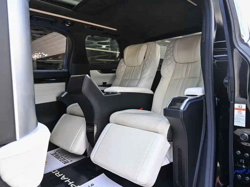Toyota Alphard 2022 — фото 14