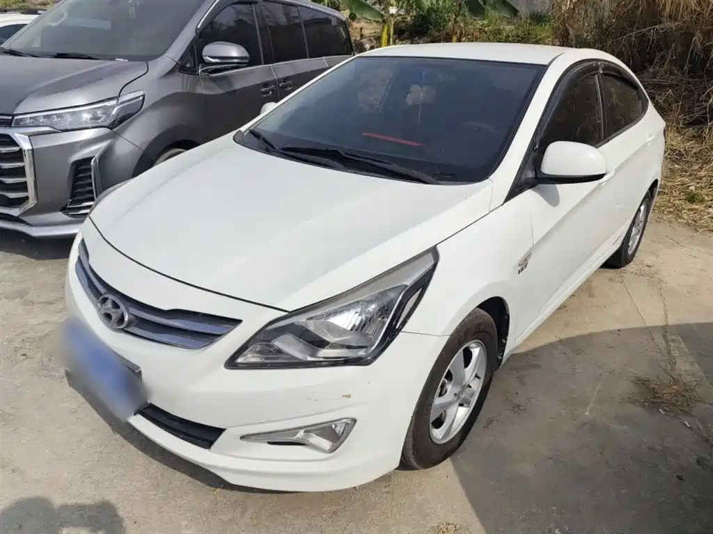 Hyundai Verna 2014 — фото 2