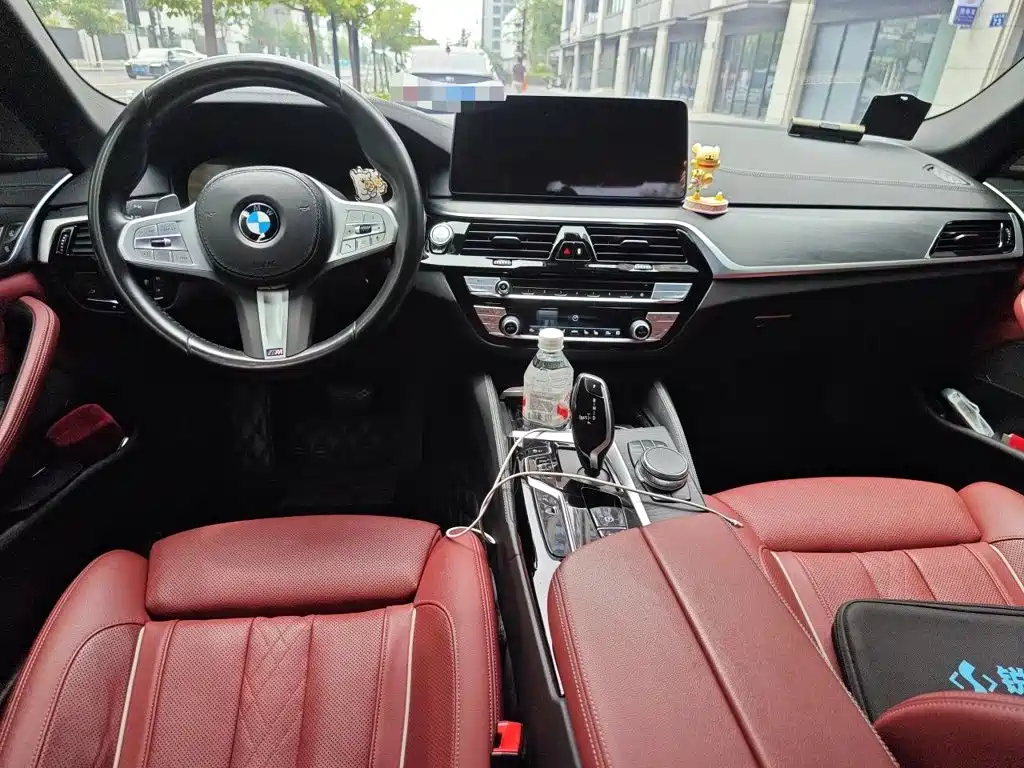 BMW 5 Series 2023 — фото 13