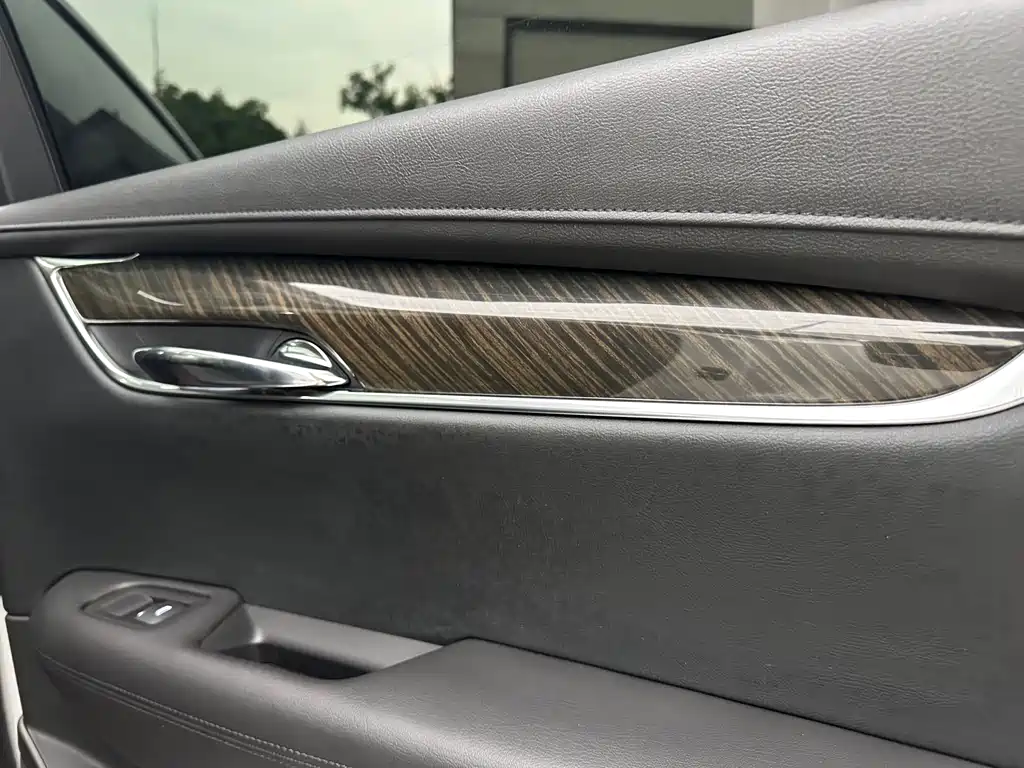 Cadillac XT5 2018 — фото 13