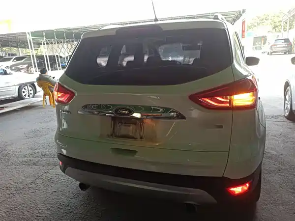 Ford Kuga 2015