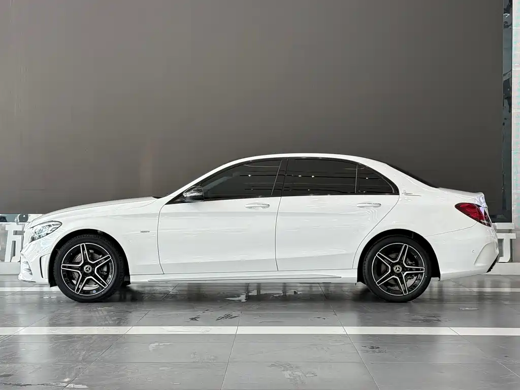 Mercedes-Benz C-Class 2021