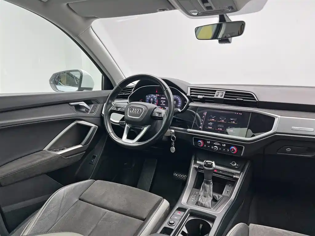 Audi Q3 2021 — фото 20
