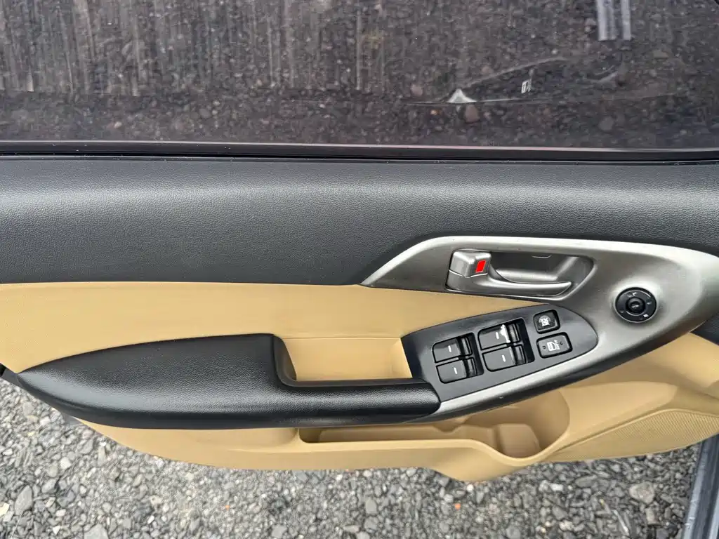 Kia Forte 2011 — фото 16
