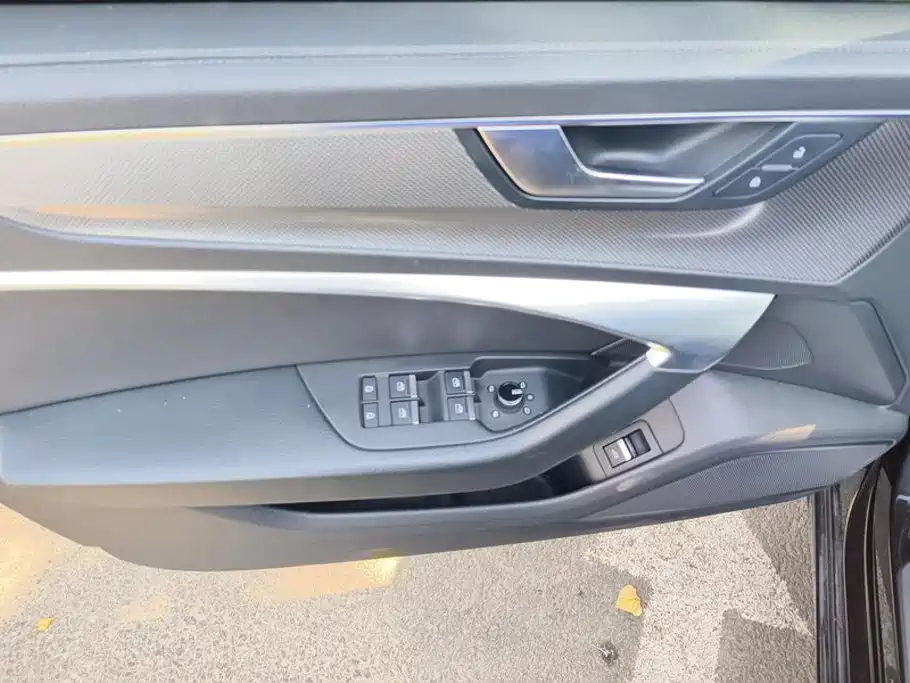Audi A6L 2021