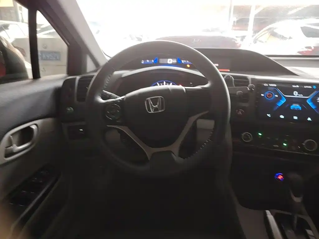 Honda Civic 2016 — фото 11