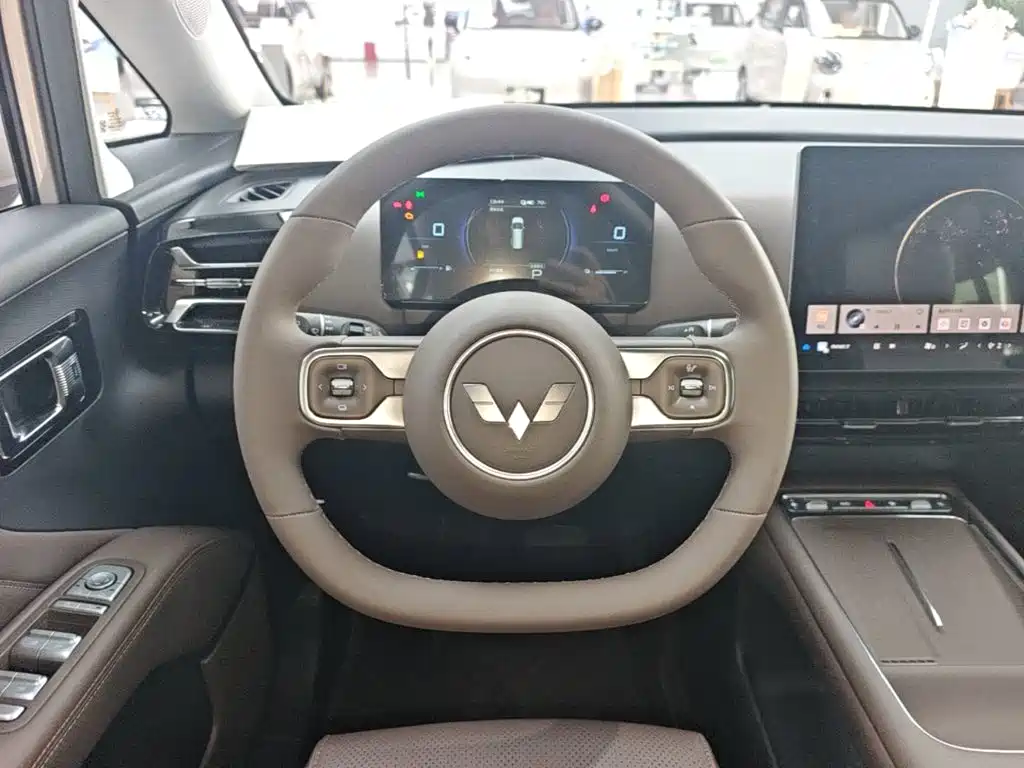Wuling Starlight 730 EV 2025