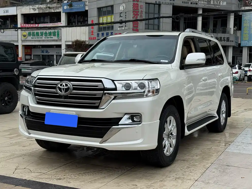 Toyota Land Cruiser 2016 — фото 1