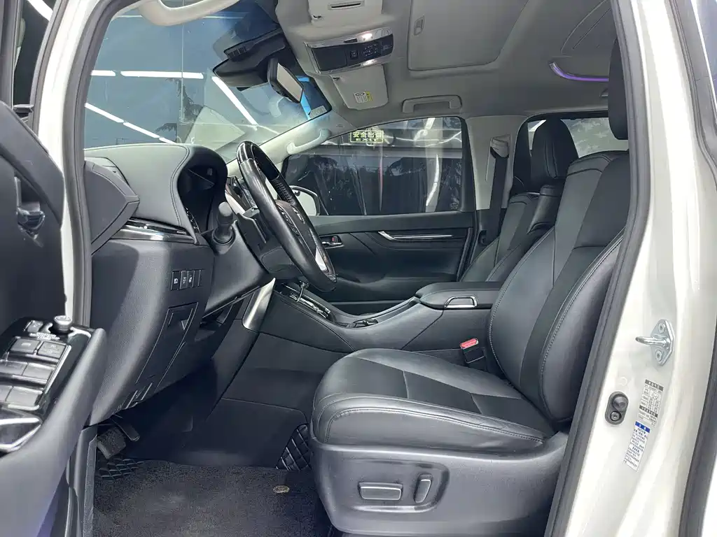 Toyota Vellfire 2022 — фото 16