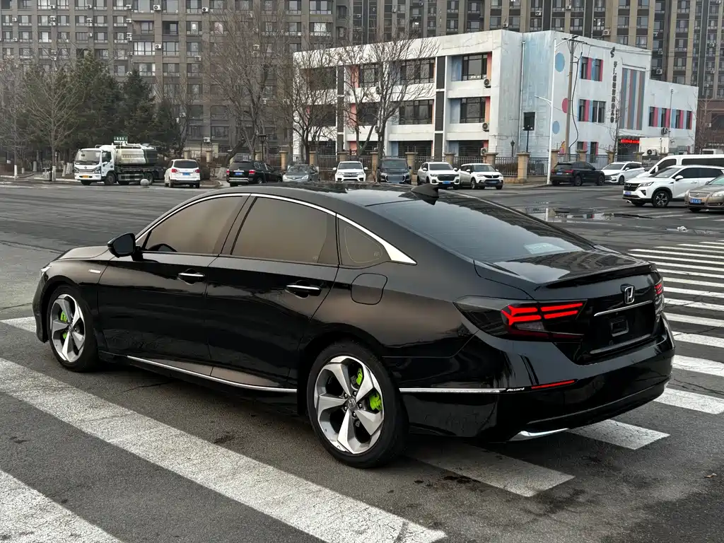 Honda Accord 2019 — фото 12