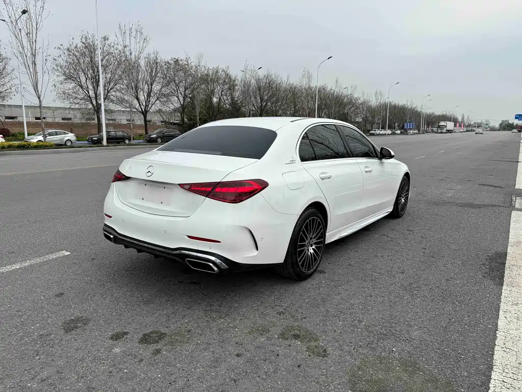 Mercedes-Benz C-Class 2023 — фото 19