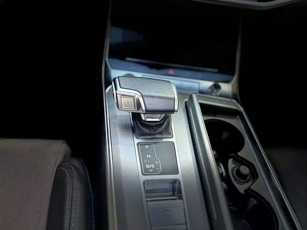 Audi A6L 2023 — фото 13