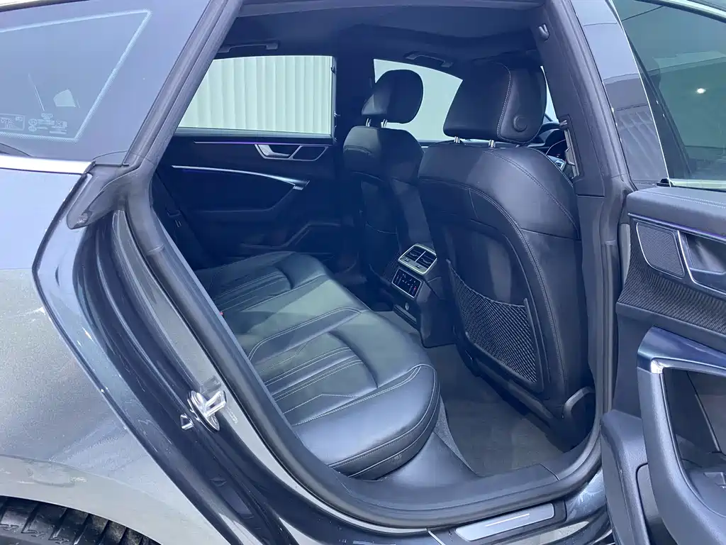 Audi A7 2022 — фото 13