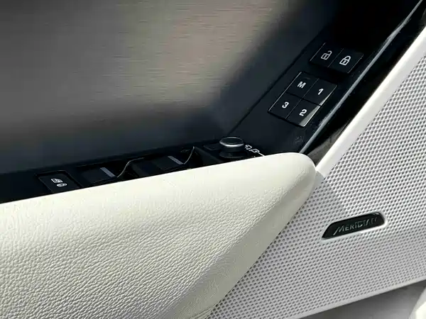 Land Rover Range Rover Velar 2021