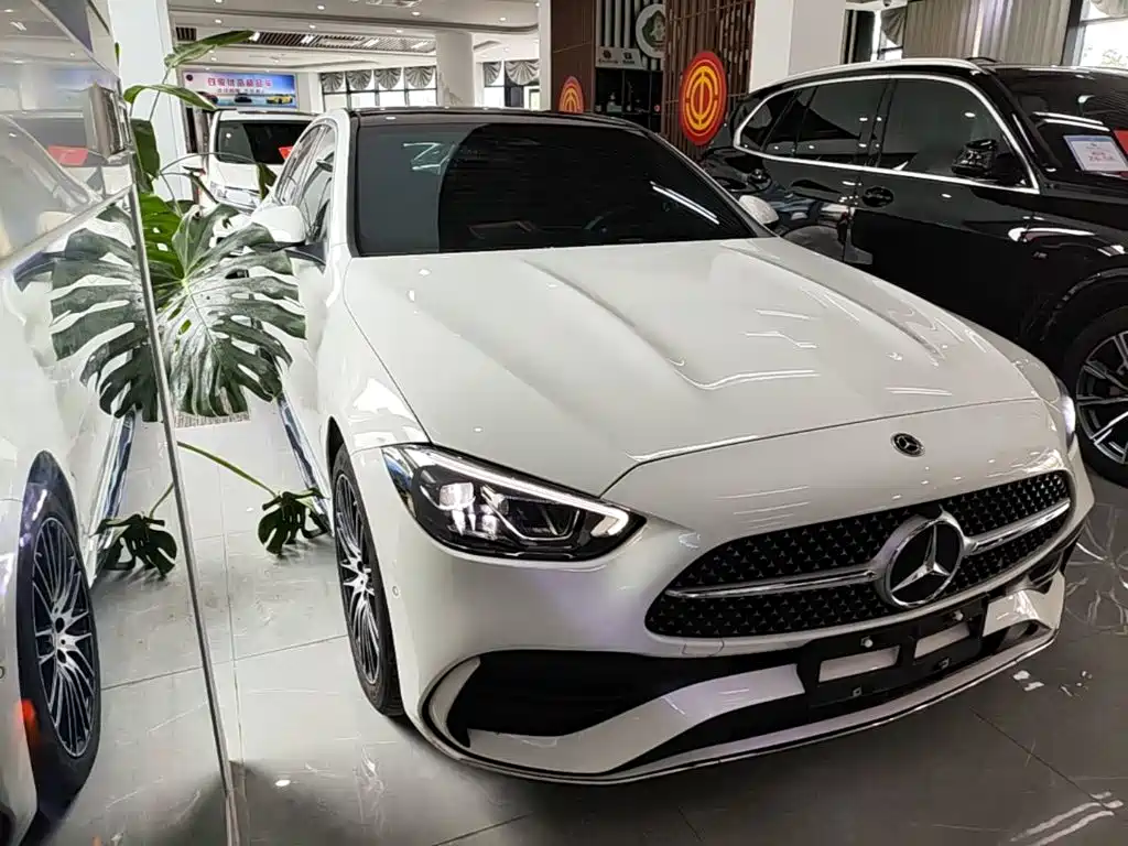 Mercedes-Benz C-Class 2024