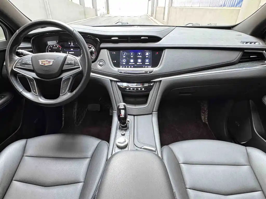 Cadillac XT5 2022 — фото 6
