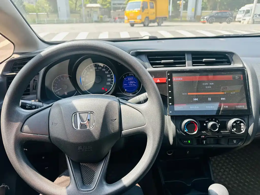Honda Fit 2017 — фото 12