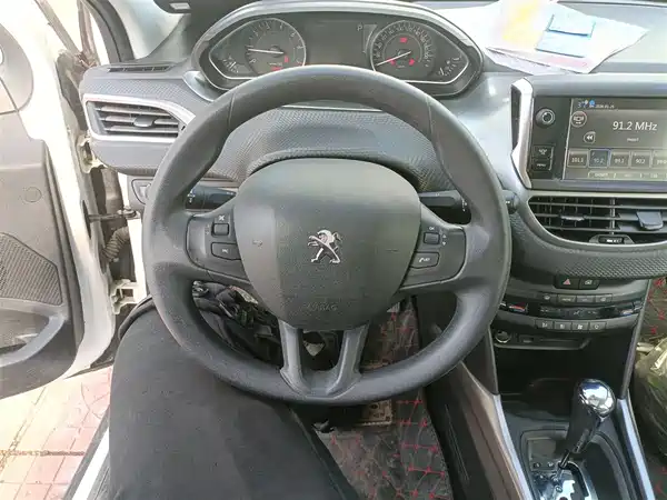Peugeot 2008 2014