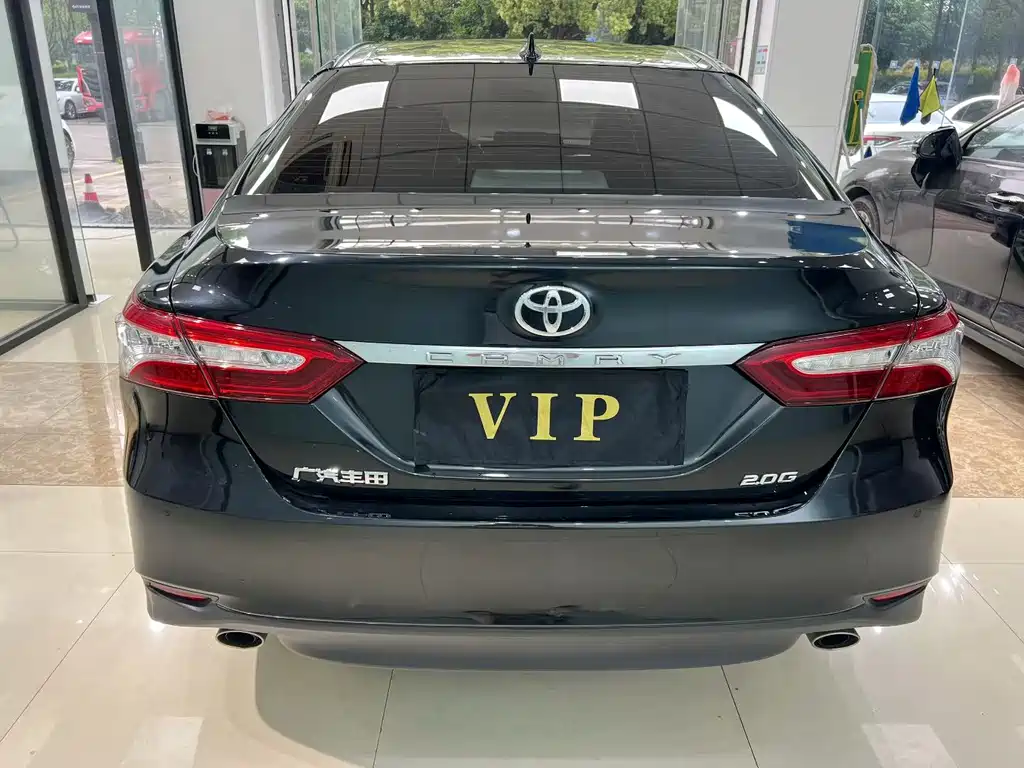 Toyota Camry 2023 — фото 4