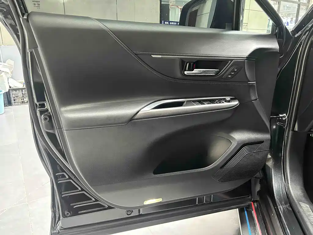 Toyota Harrier 2023 — фото 16