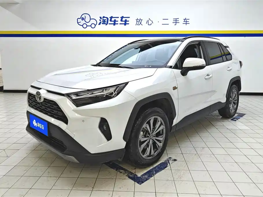 Toyota RAV4 2024 — фото 1
