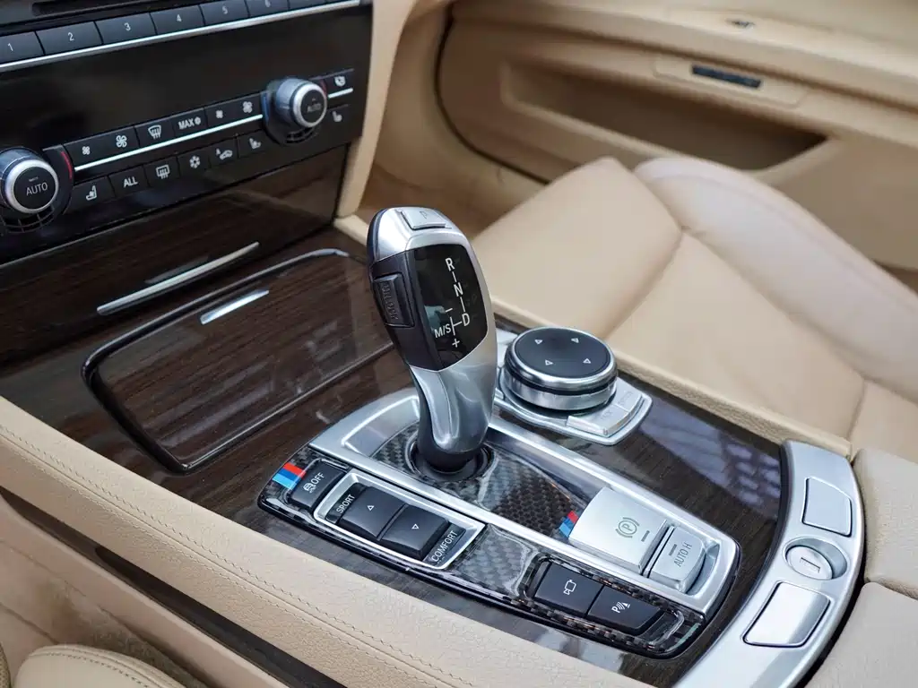 BMW 7 Series 2009 — фото 21