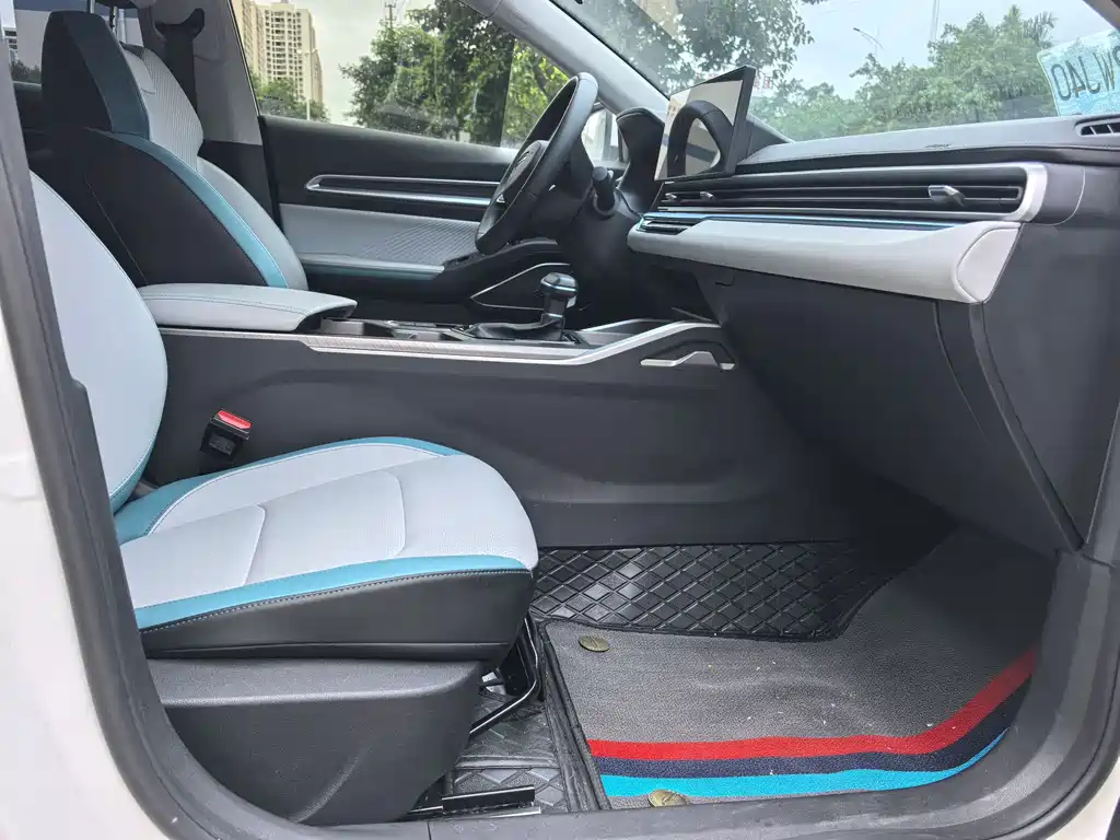 Geely Emgrand 2023 — фото 10